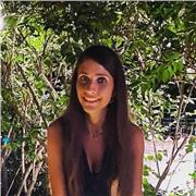Laureata magistrale in Comunicazione impartisce lezioni per alunni di scuola elementare, media e superiori